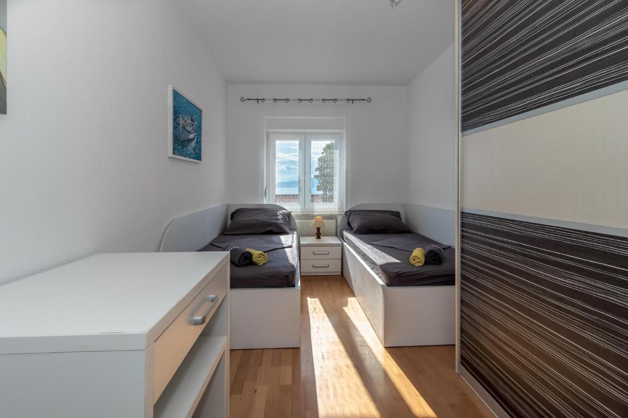 Apartments Skoljka Риека Экстерьер фото