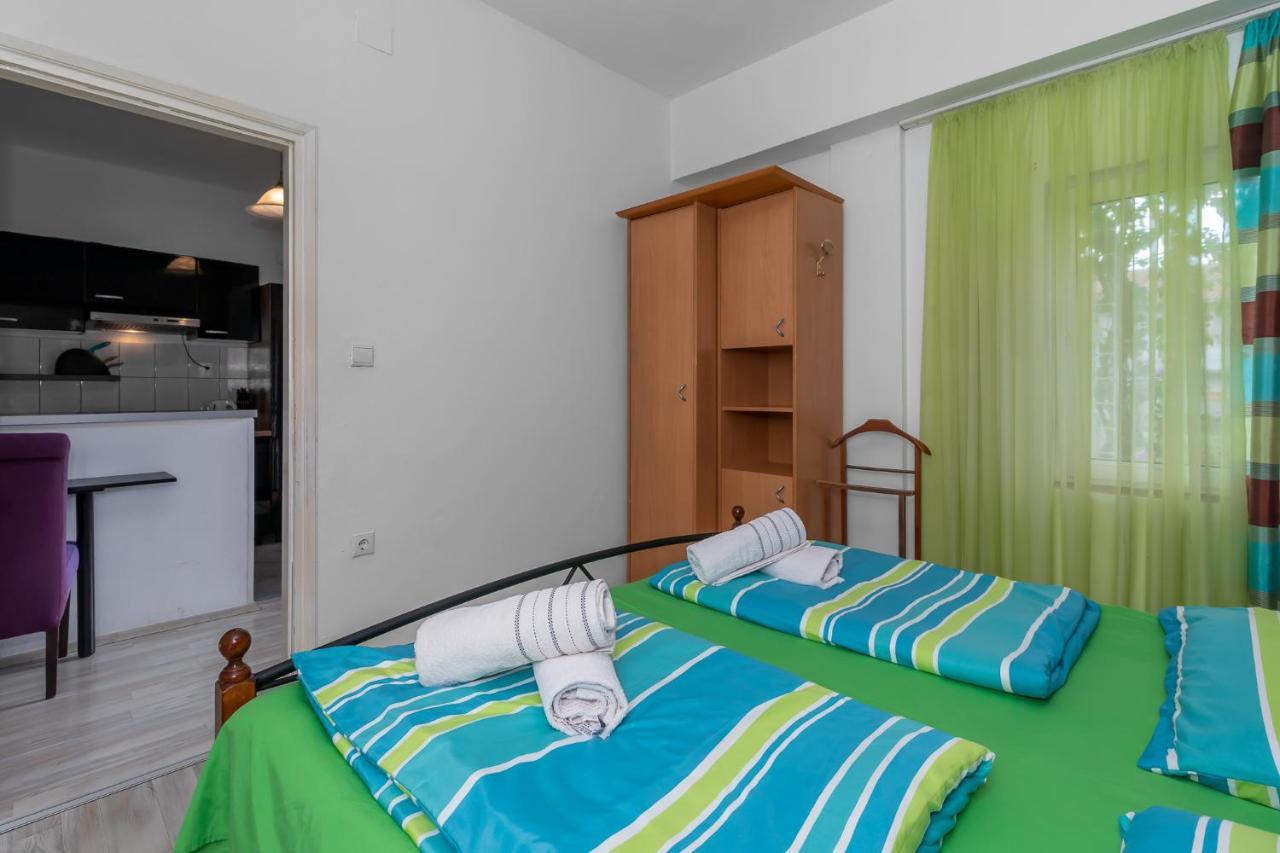 Apartments Skoljka Риека Экстерьер фото